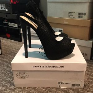 Steve Madden black suede Aldin 7